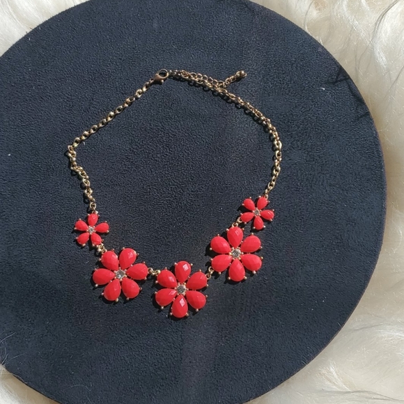 H&M - red flowers statement necklace - Picture 2 of 3